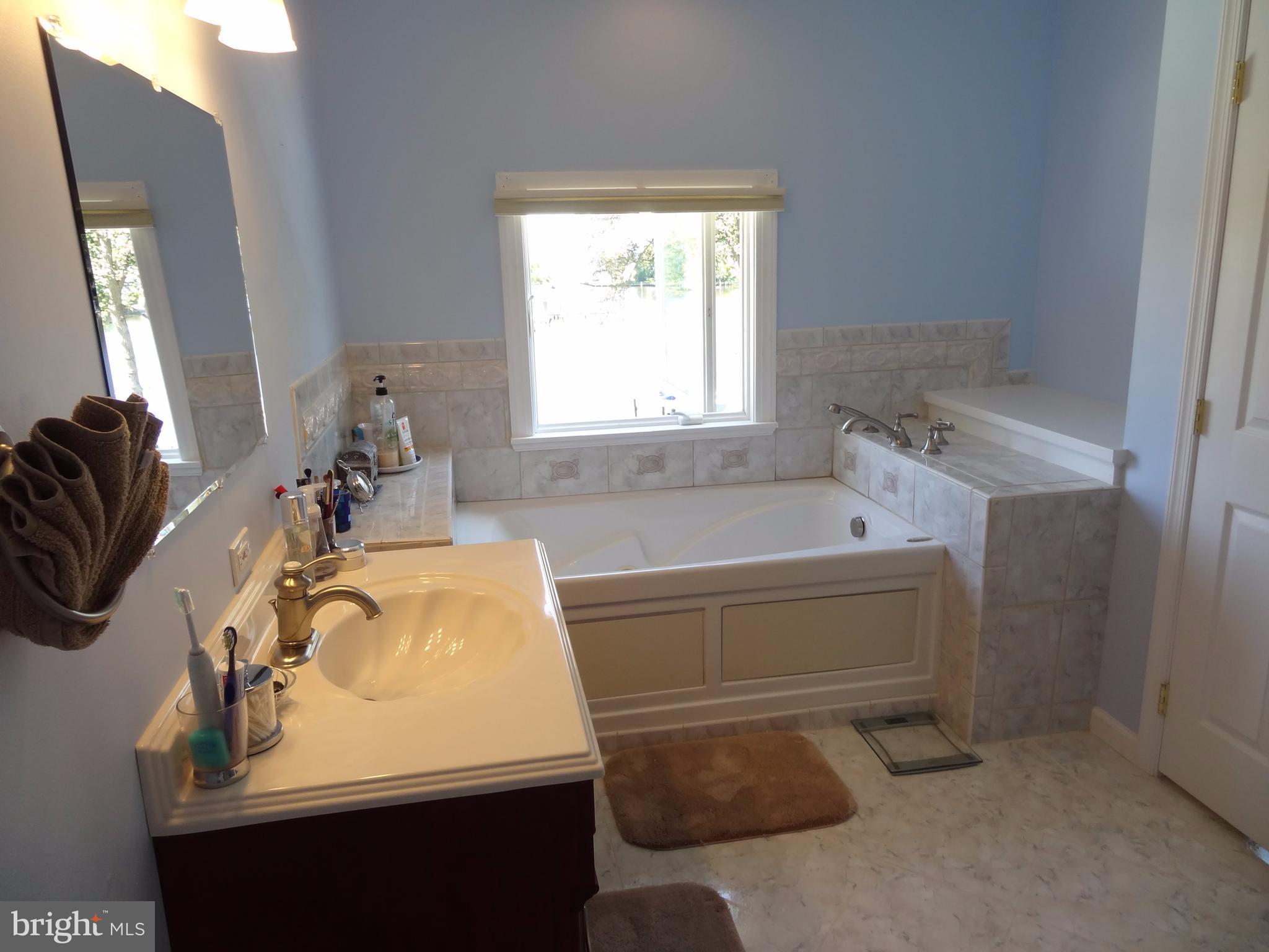 SPRIGGS COVE - Residential Lease