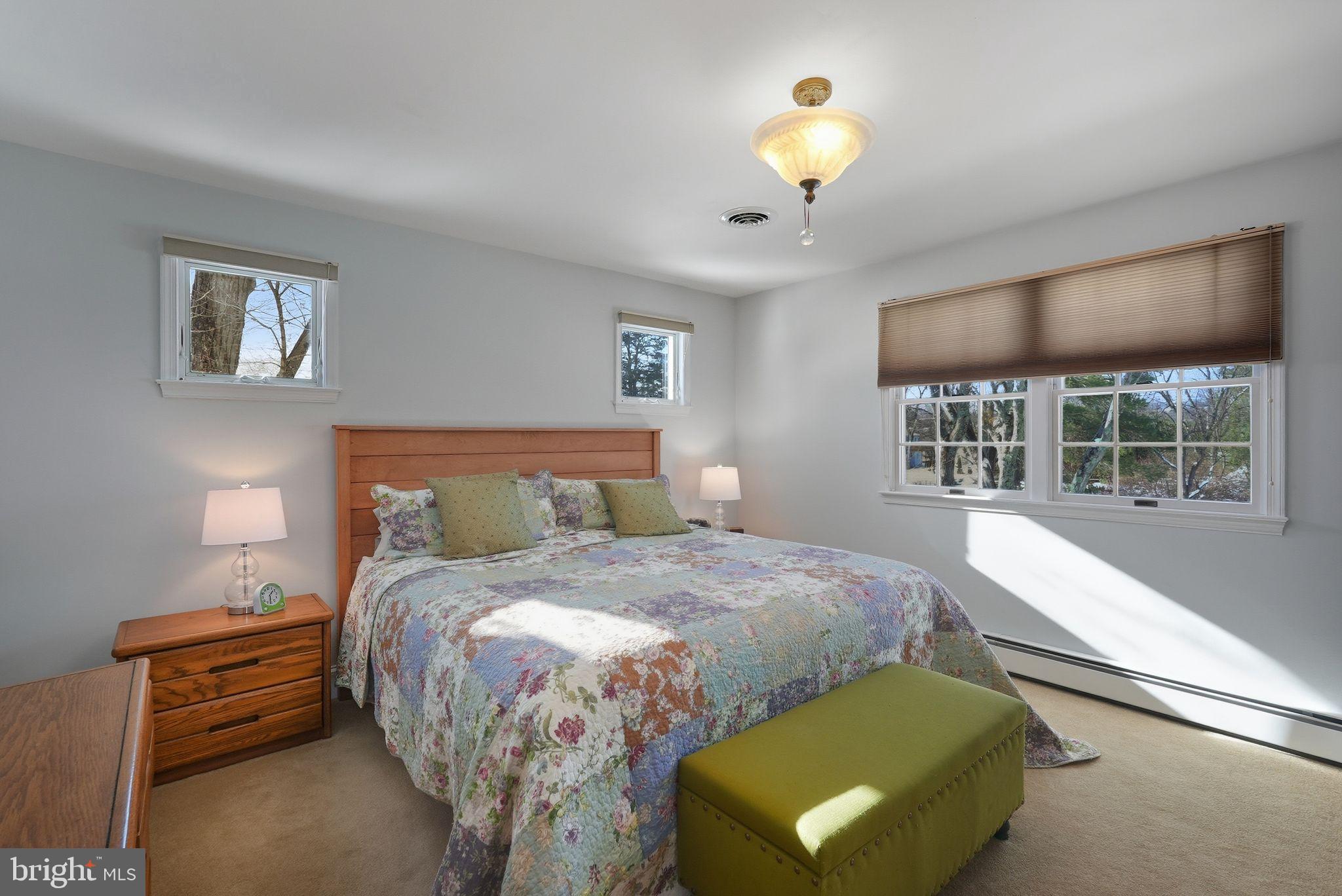 TOWER HILL MDWS - Residential