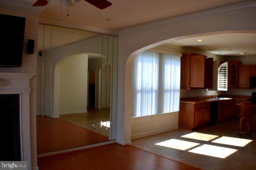 CENTRAL PARKE COLONIAL CHARLES - Residential