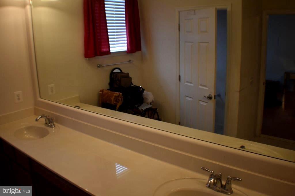 CENTRAL PARKE COLONIAL CHARLES - Residential