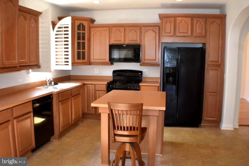 CENTRAL PARKE COLONIAL CHARLES - Residential