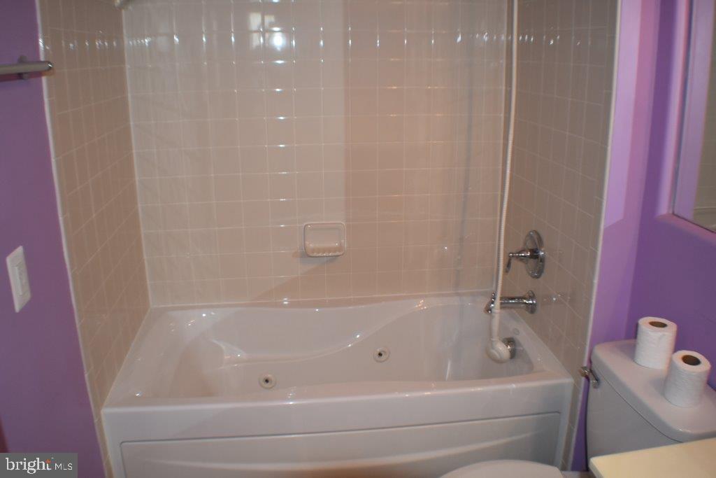 CENTRAL PARKE COLONIAL CHARLES - Residential