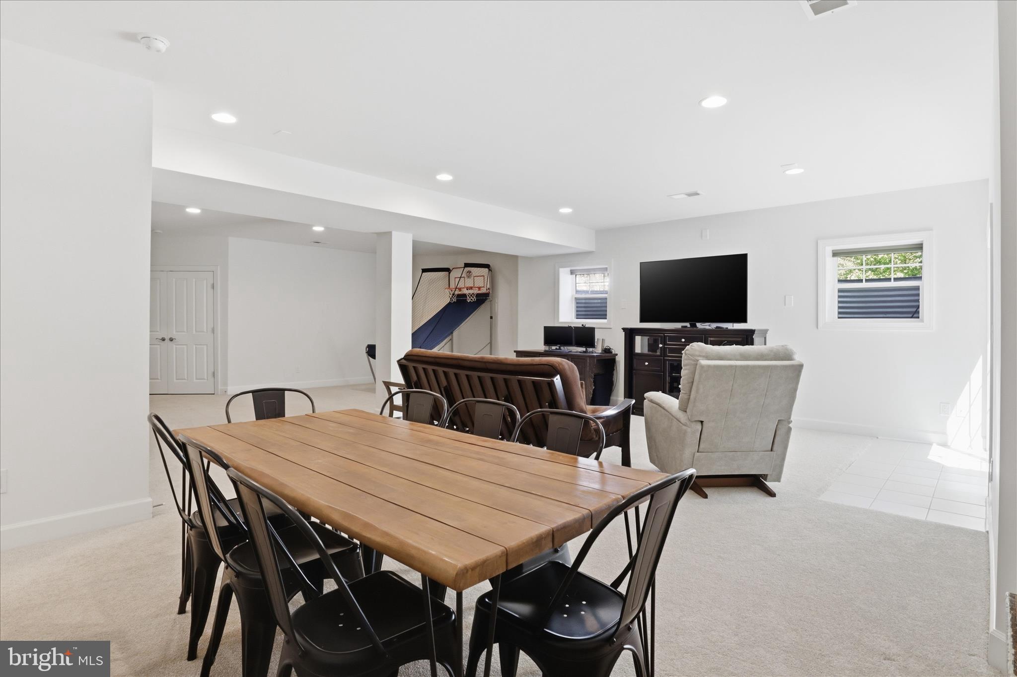 CORBETT MANOR - Residential