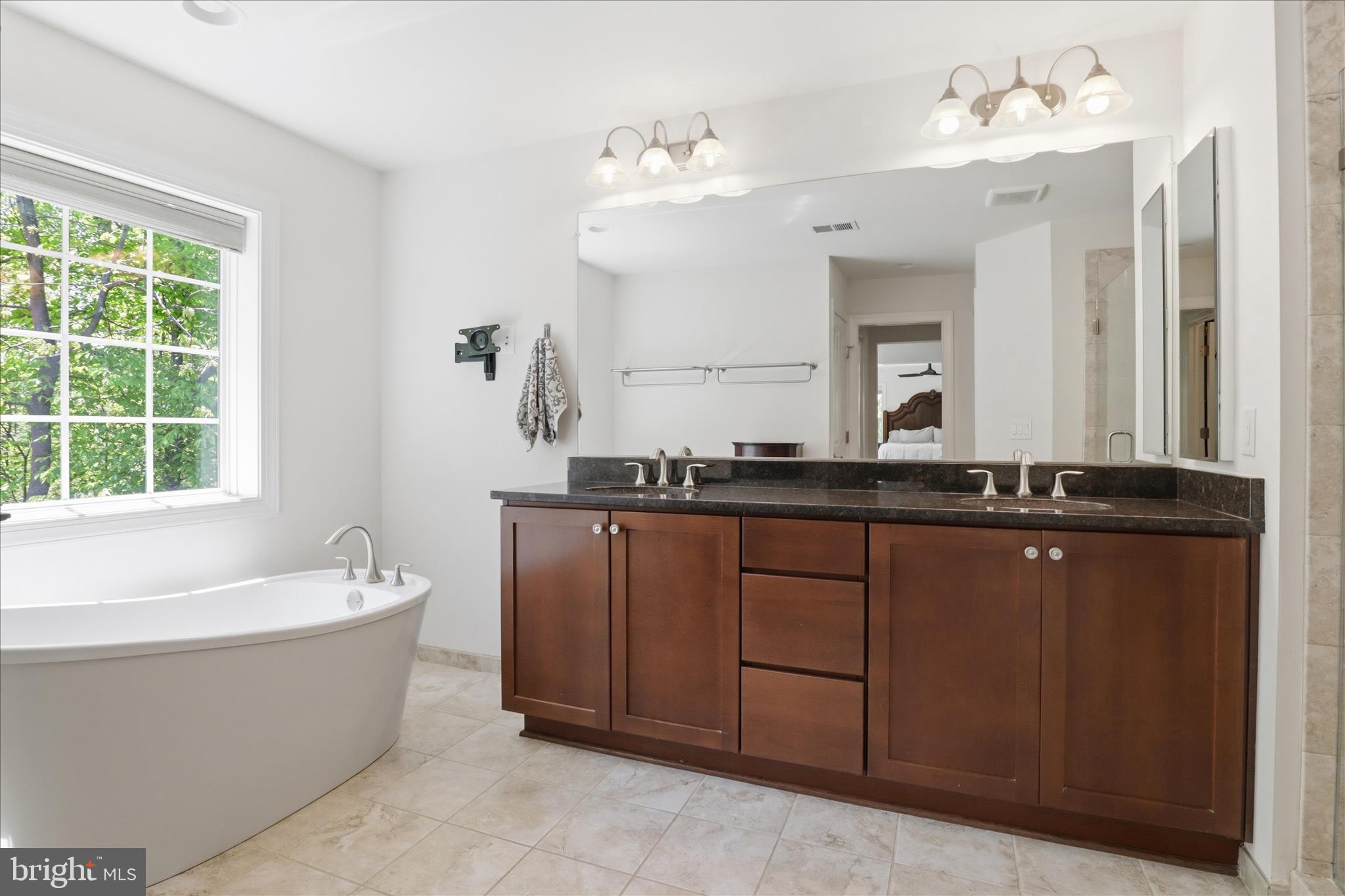 CORBETT MANOR - Residential