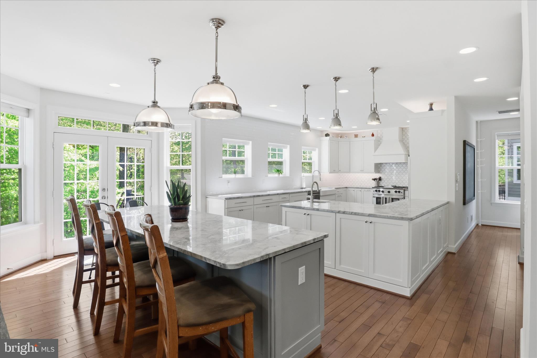 CORBETT MANOR - Residential