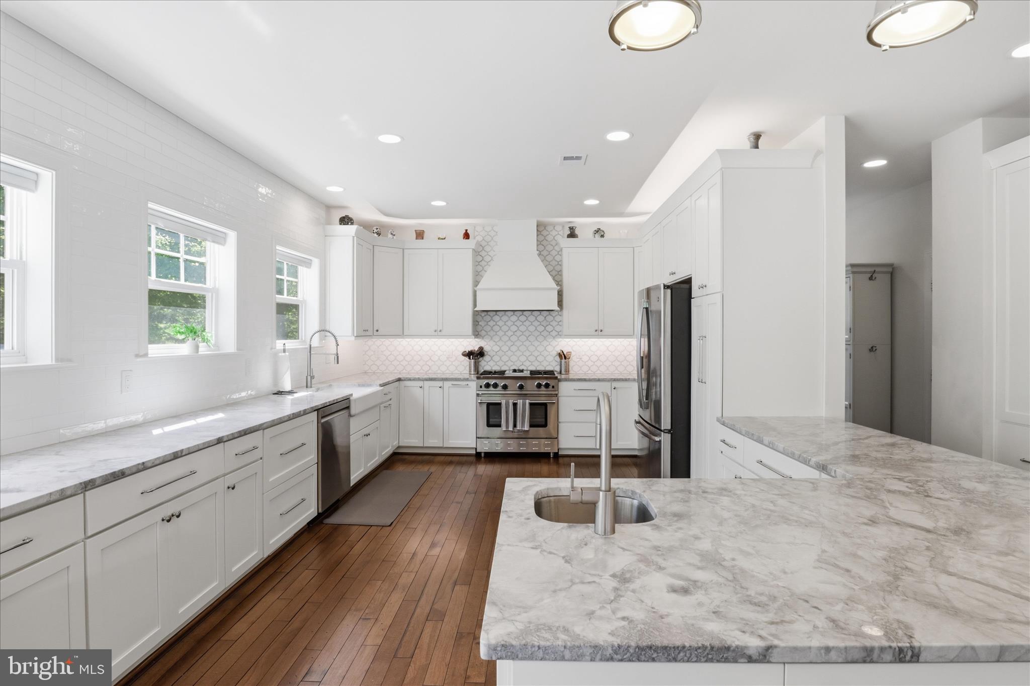 CORBETT MANOR - Residential