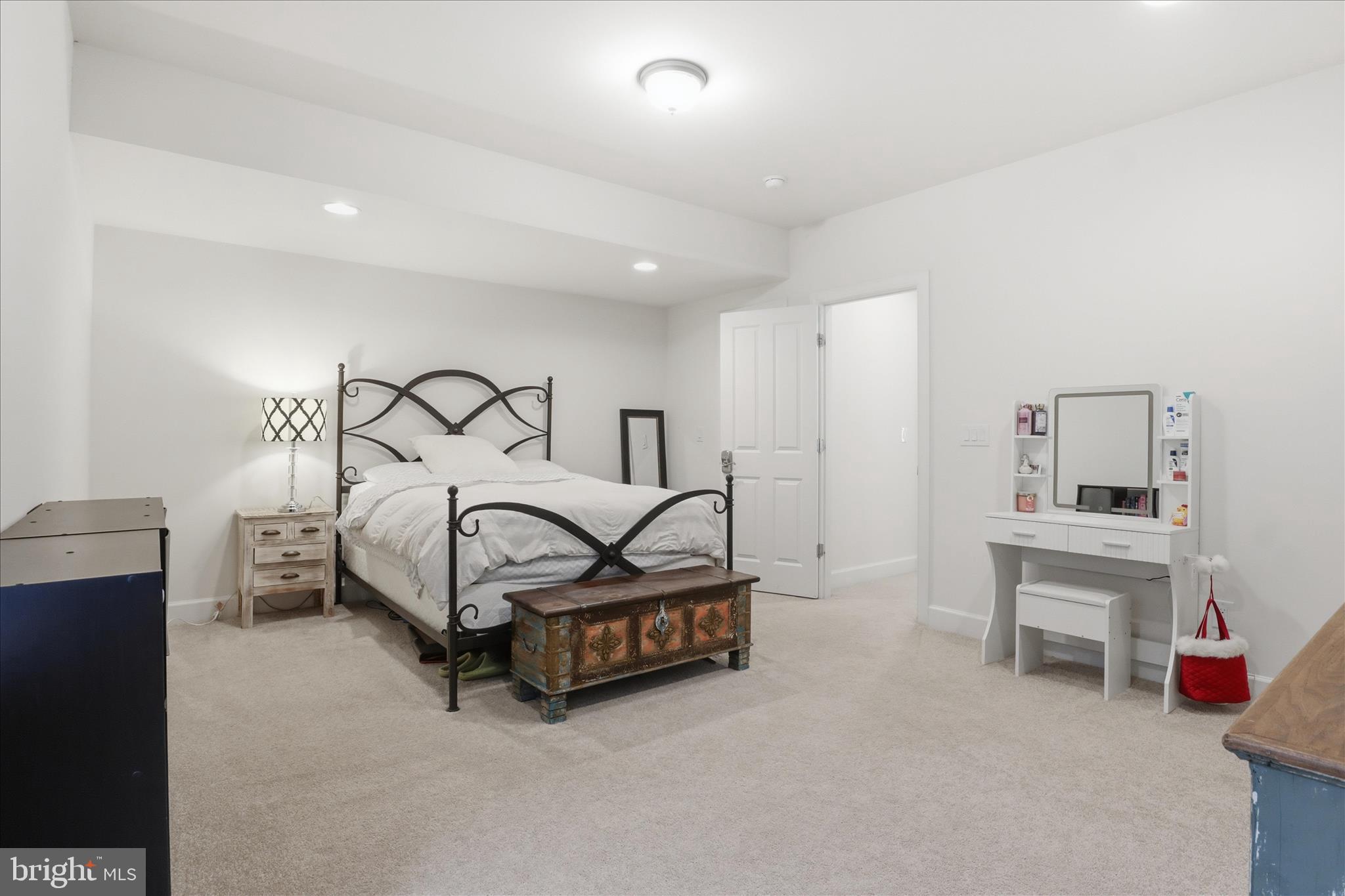 CORBETT MANOR - Residential