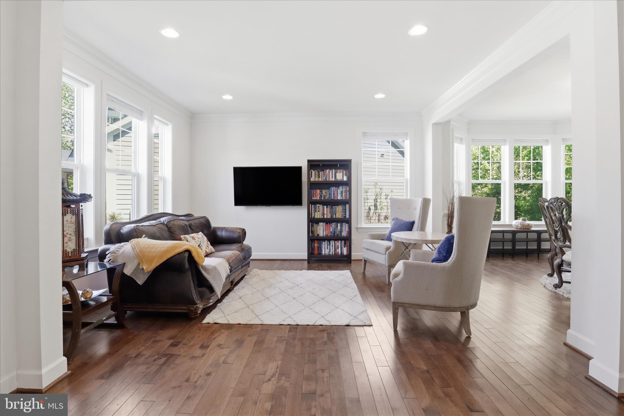 CORBETT MANOR - Residential