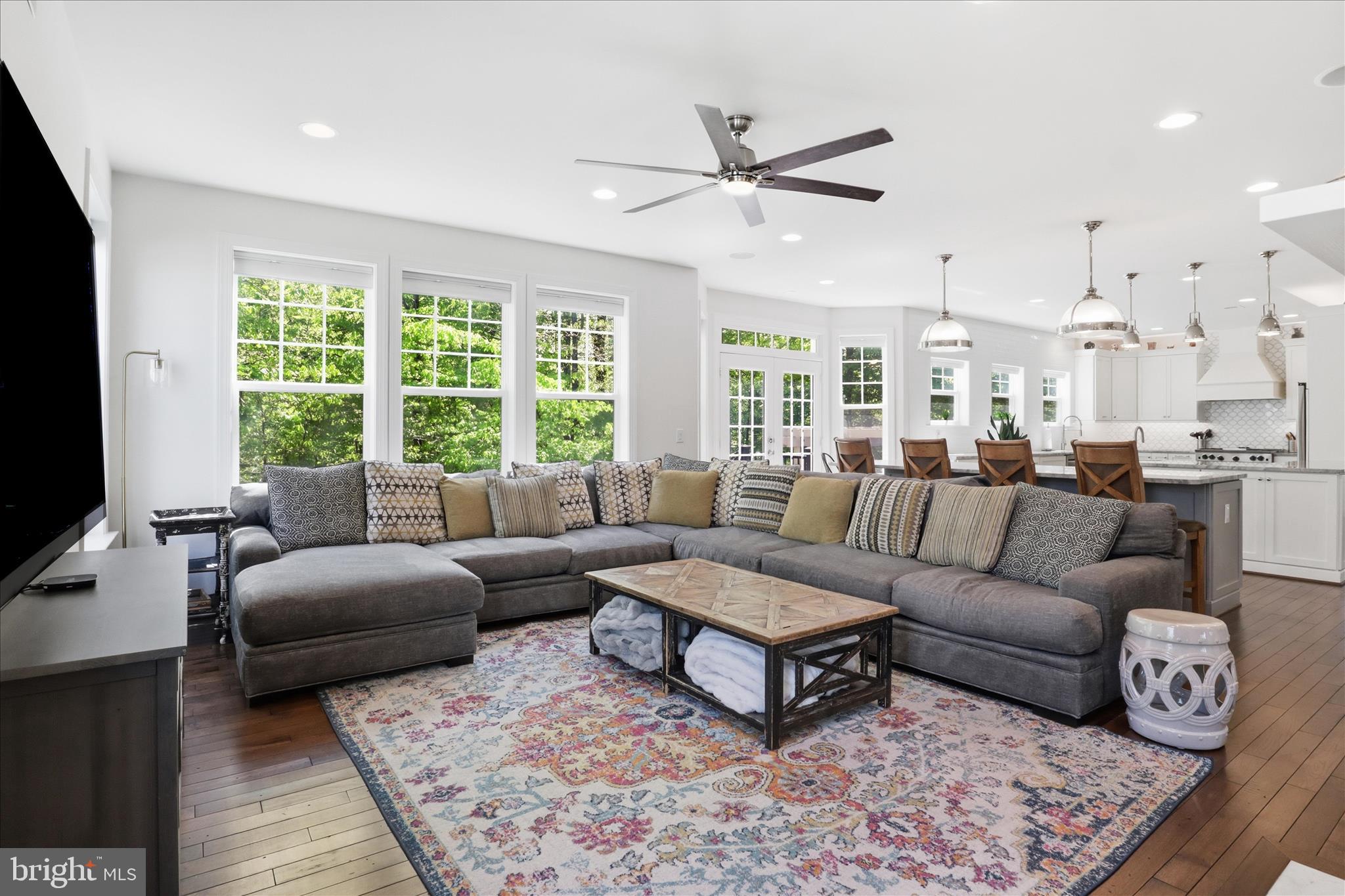 CORBETT MANOR - Residential