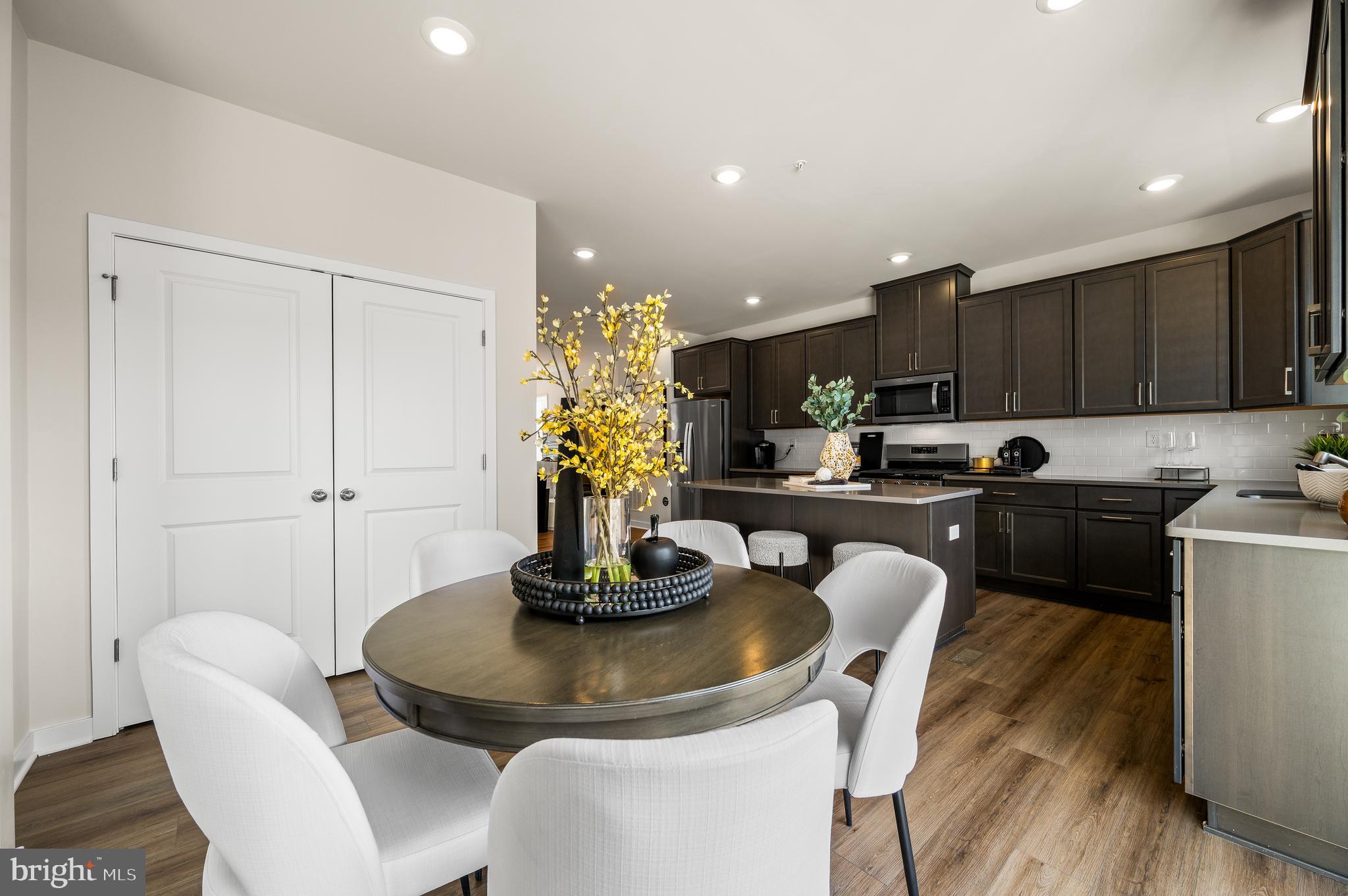 RIVER POINTE - Residential