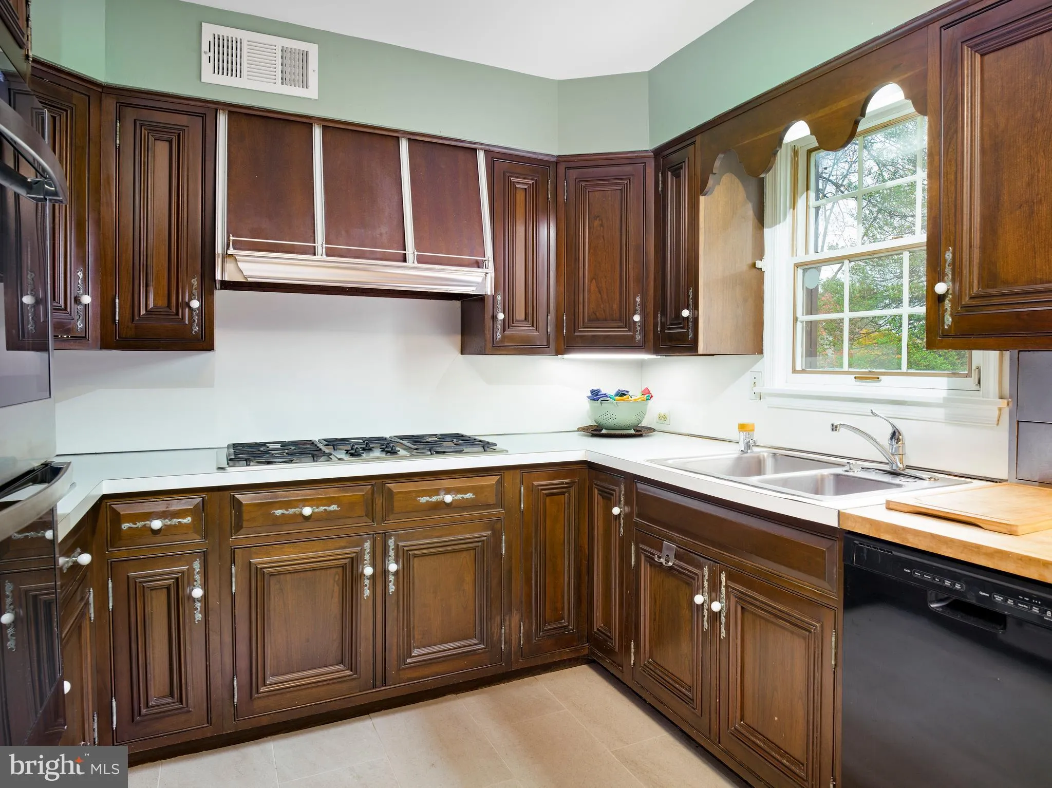 Villanova, Pennsylvania 19085, United States, 5 Bedrooms Bedrooms, ,7 BathroomsBathrooms,Residential,Active,238686