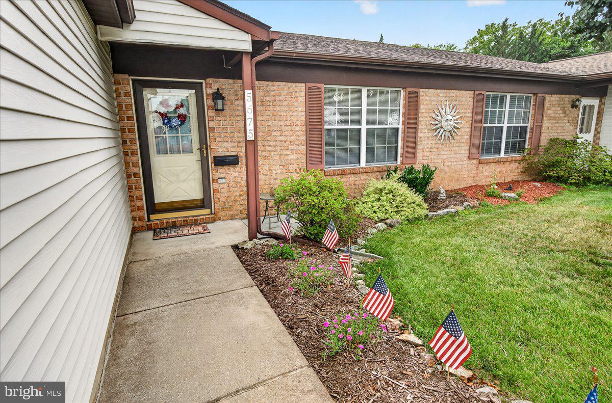 5675 BARBERRY COURT