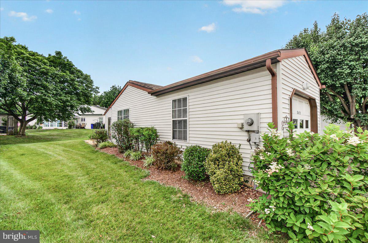 5675 BARBERRY COURT