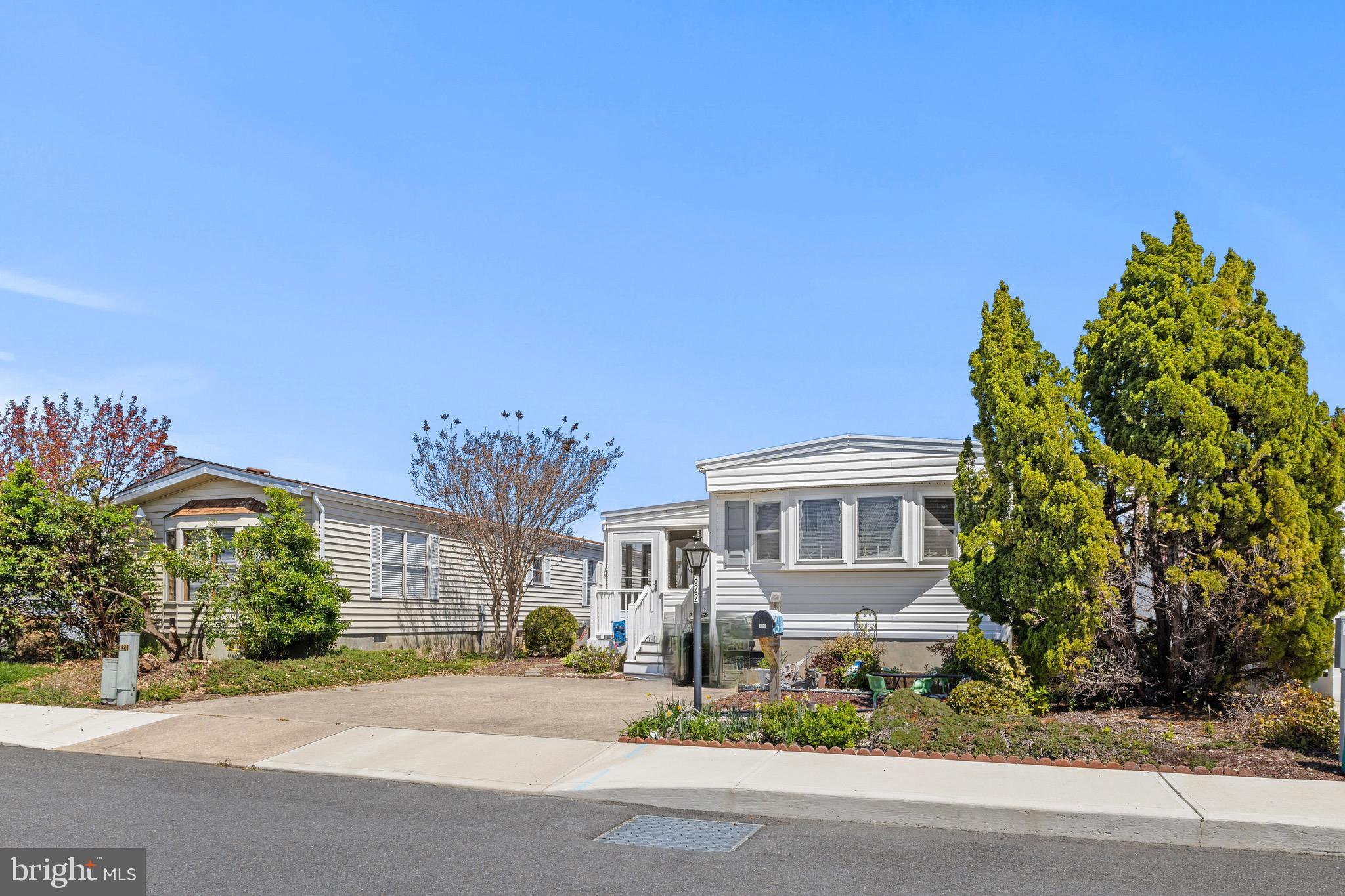 822 BAHIA DRIVE