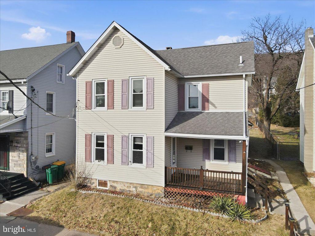 Photo of 709 William Street, PEN ARGYL, PA 18072 (MLS # PANH2009200)