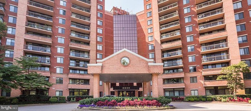 Discover the perfect blend of convenience and modern living in this spacious and sunny 9th-floor 1-bedroom, 1-bath unit, boasting a large balcony and in-unit washer and dryer. Located in a pet-friendly building, this gem offers seamless access to Whole Foods, Trader Joe's, a variety of restaurants, Tysons Corner Mall, Mosaic/Merrifield, West Falls Church Metro, bus routes, and major highways I-66 and I-495. The stylish kitchen features sleek stainless steel appliances, just 6 years old. Experience vibrant living with everything you need right at your doorstep!
