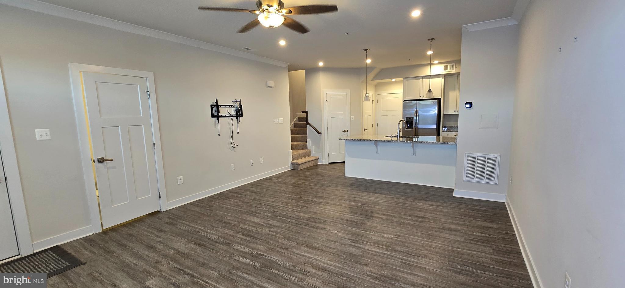 OAKDALE VILLAGE - Residential Lease