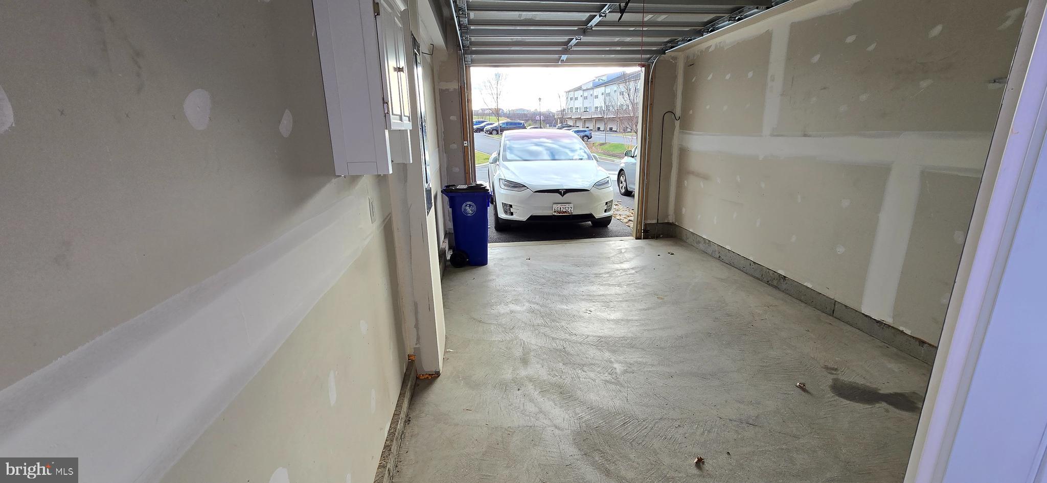 OAKDALE VILLAGE - Residential Lease