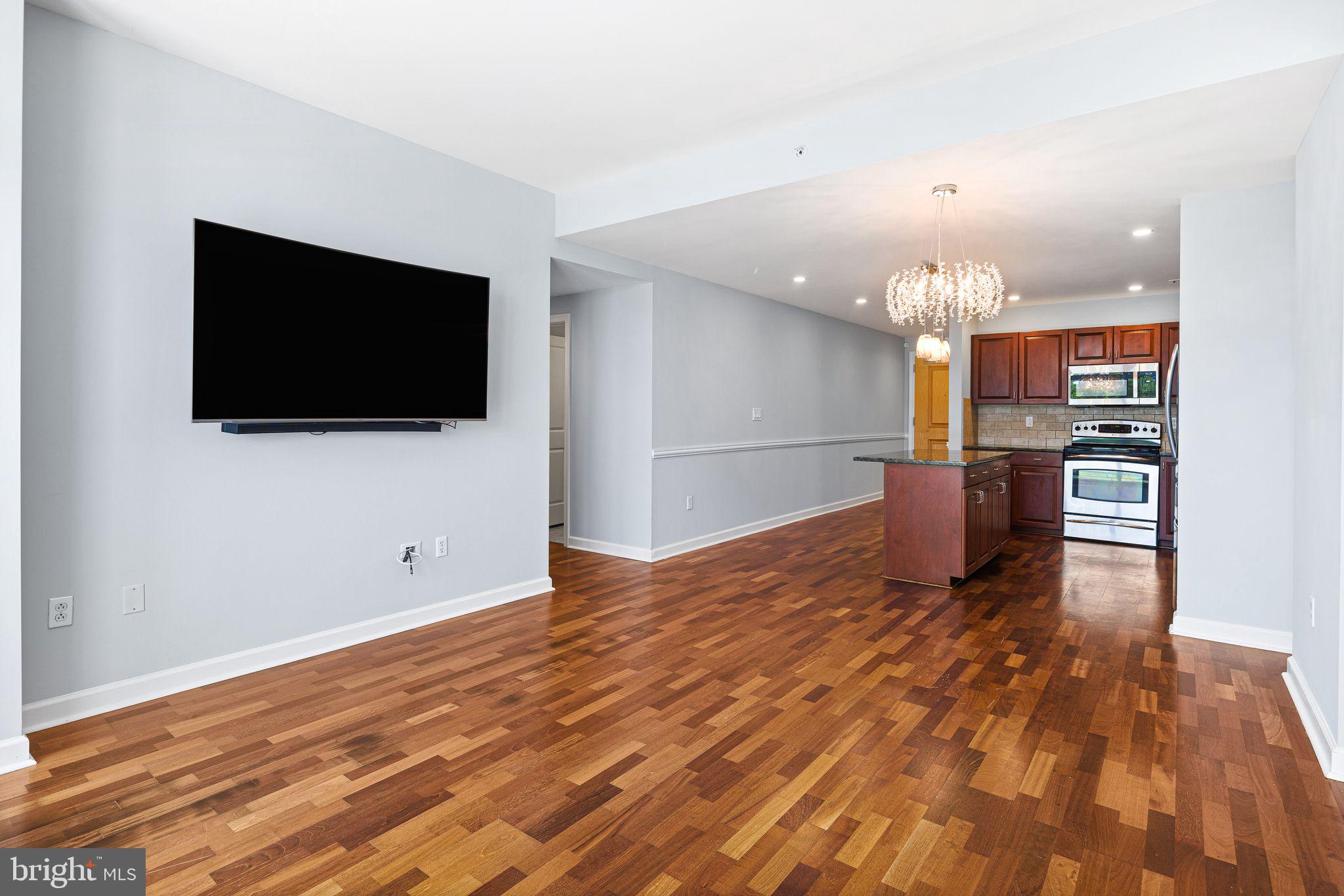 901 N PENN STREET F407