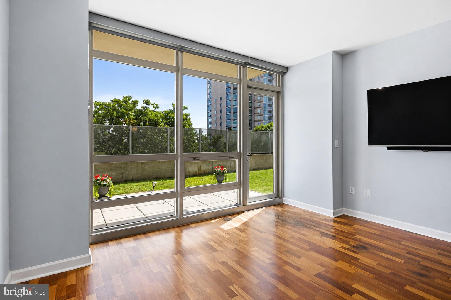 901 N PENN STREET F407