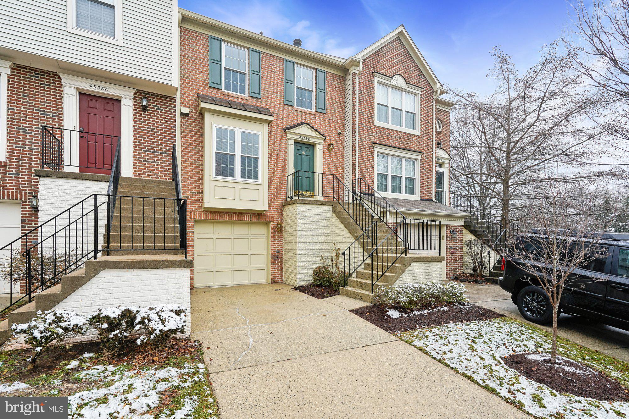 DOMINION STATION - Residential Lease