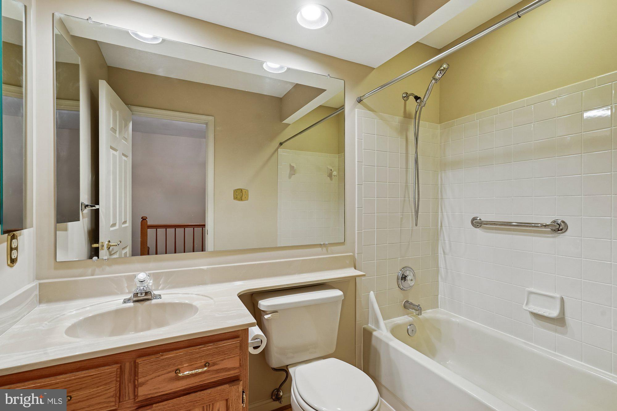 DOMINION STATION - Residential Lease