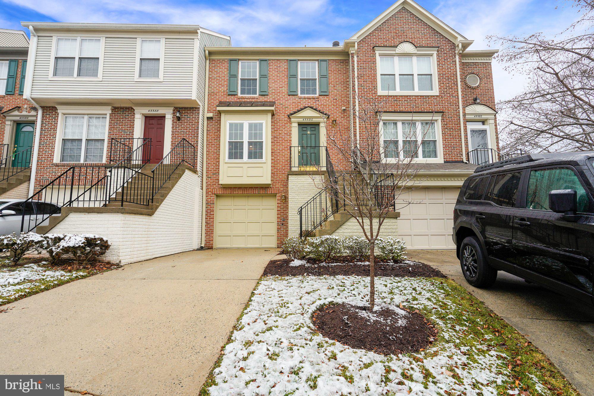 DOMINION STATION - Residential Lease