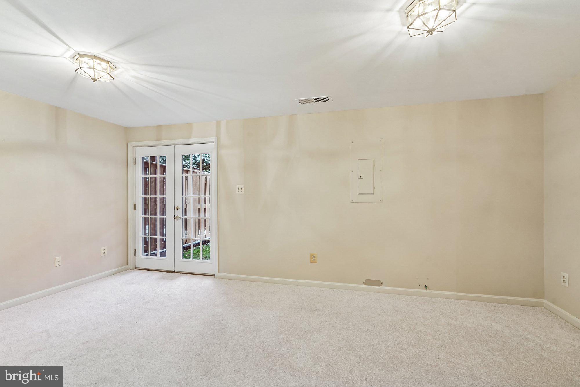 DOMINION STATION - Residential Lease