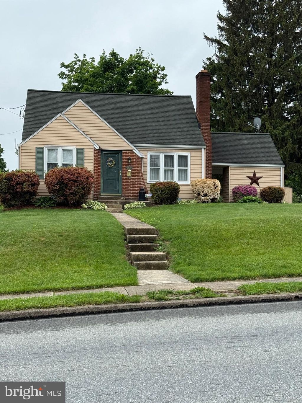 Photo of 514 N Hanover Street, ELIZABETHTOWN, PA 17022 (MLS # PALA2069878)
