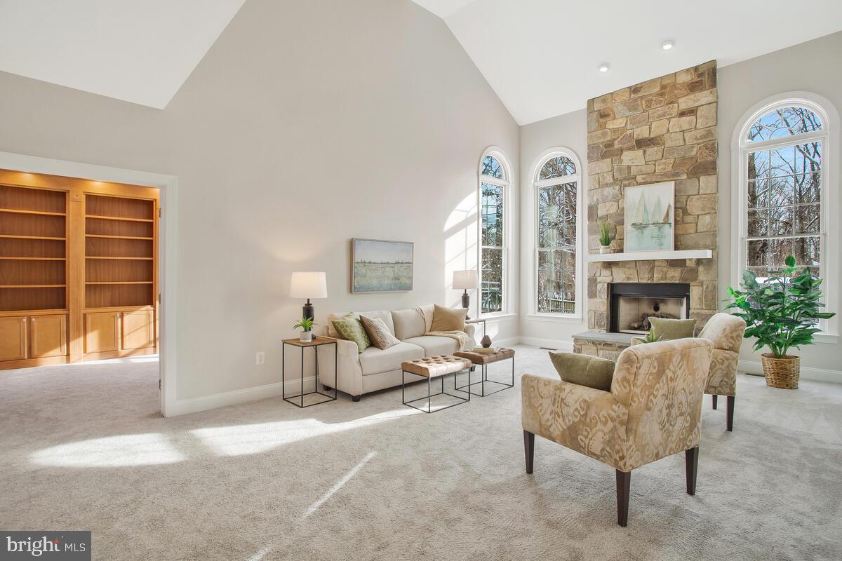 SOUTH RIVER COLONY - Residential