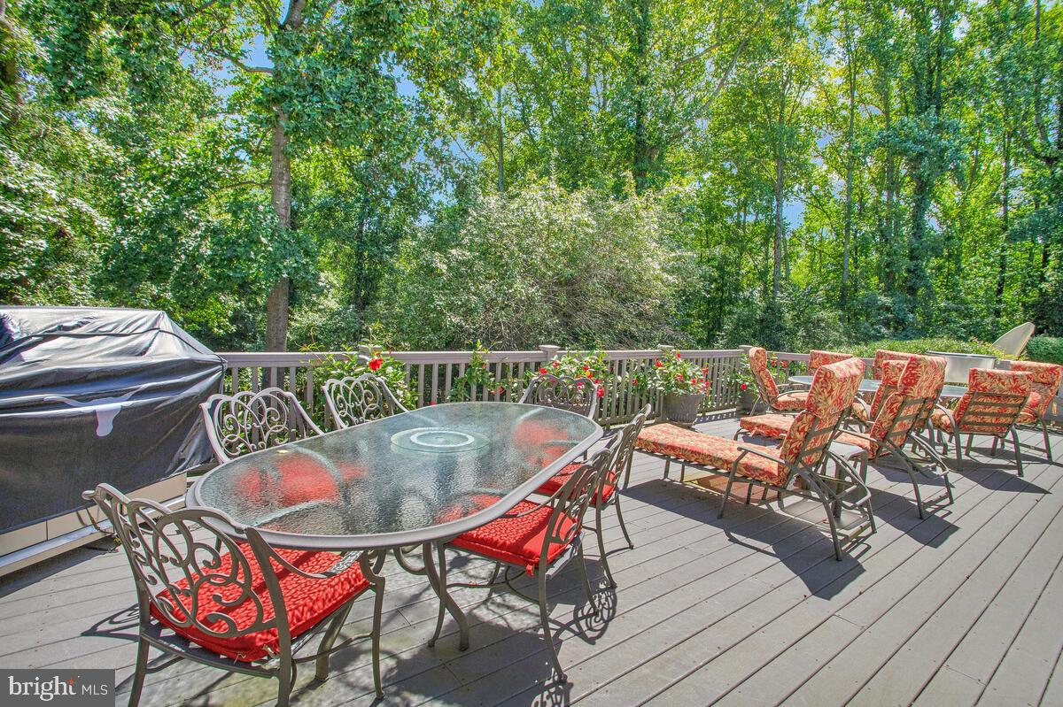 SOUTH RIVER COLONY - Residential