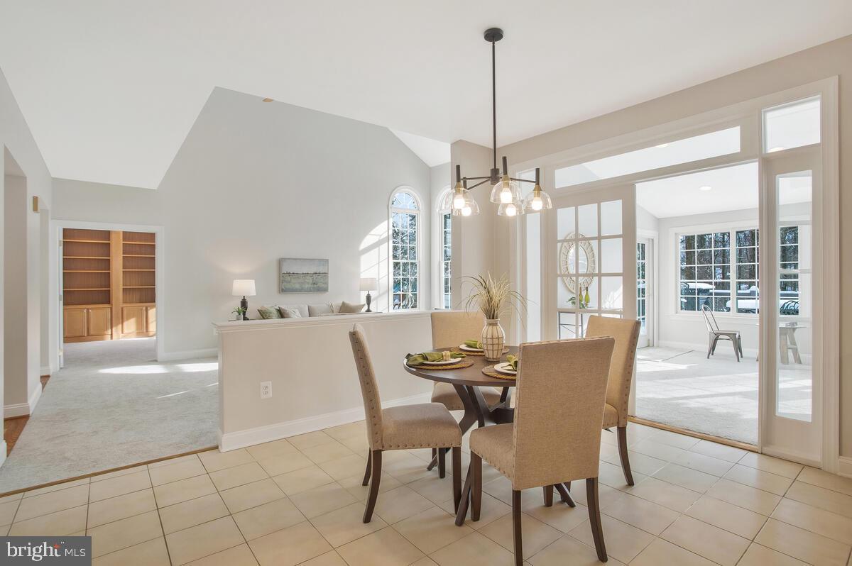 SOUTH RIVER COLONY - Residential