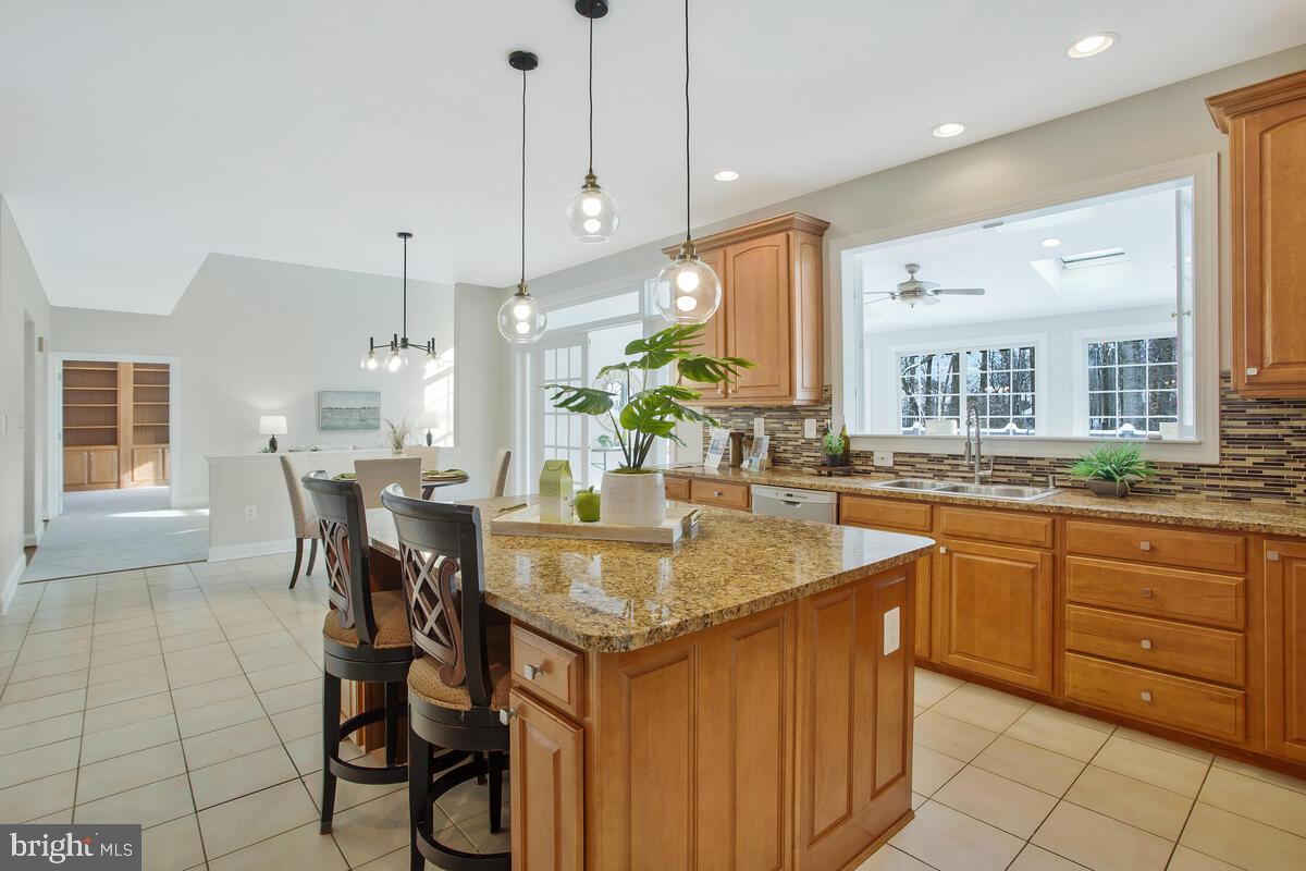 SOUTH RIVER COLONY - Residential