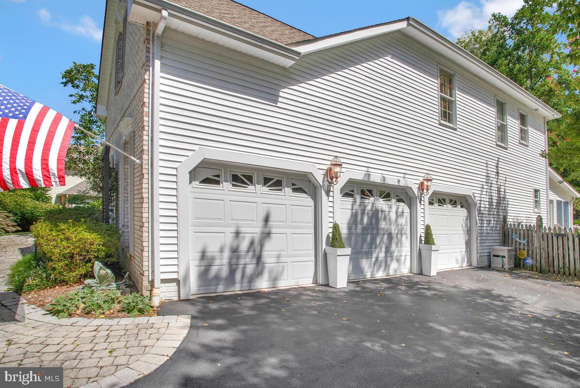 SOUTH RIVER COLONY - Residential