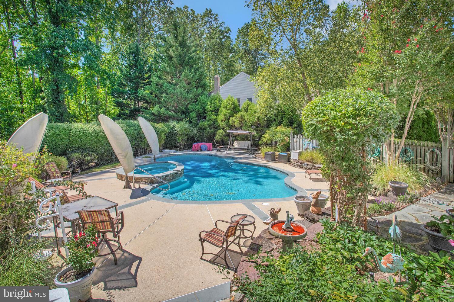 SOUTH RIVER COLONY - Residential