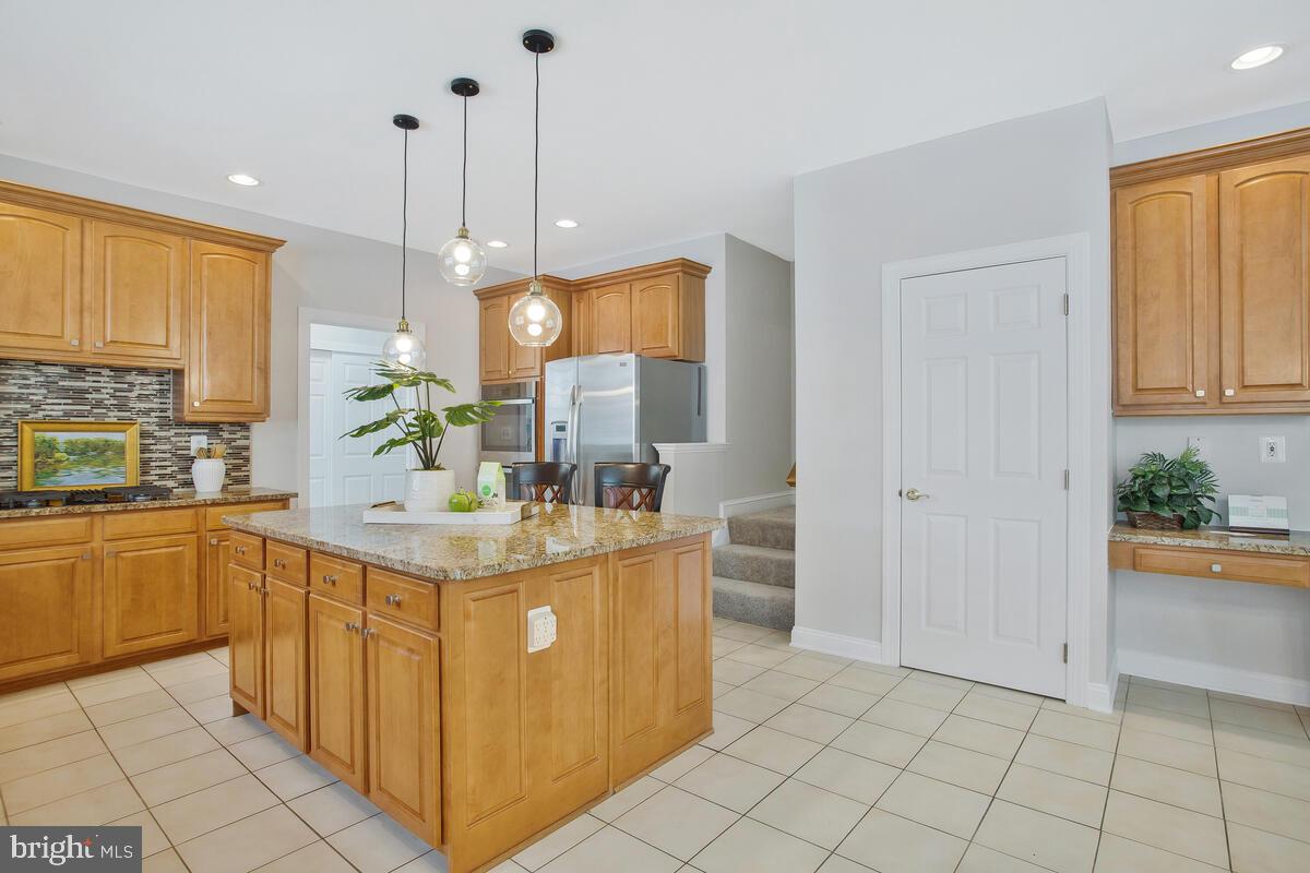 SOUTH RIVER COLONY - Residential