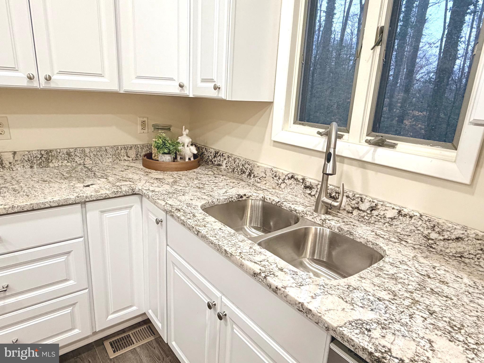 THE LAURELS - Residential