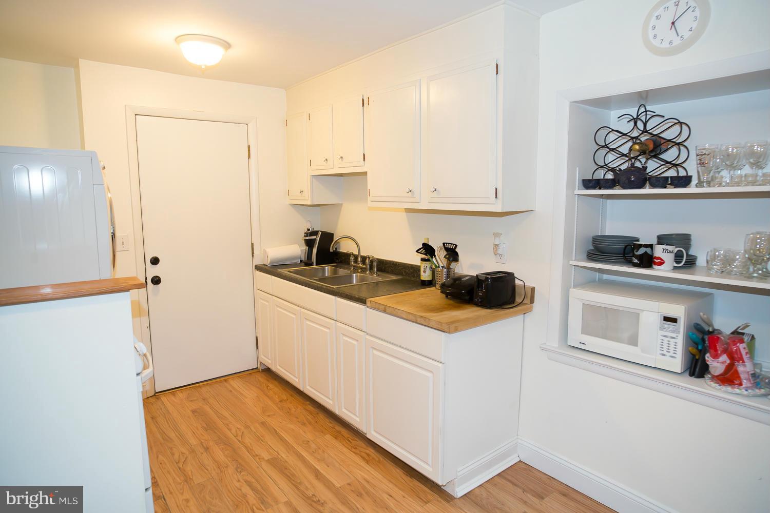 BUZZELLI FAMILY SUBDIVIS - Residential Lease