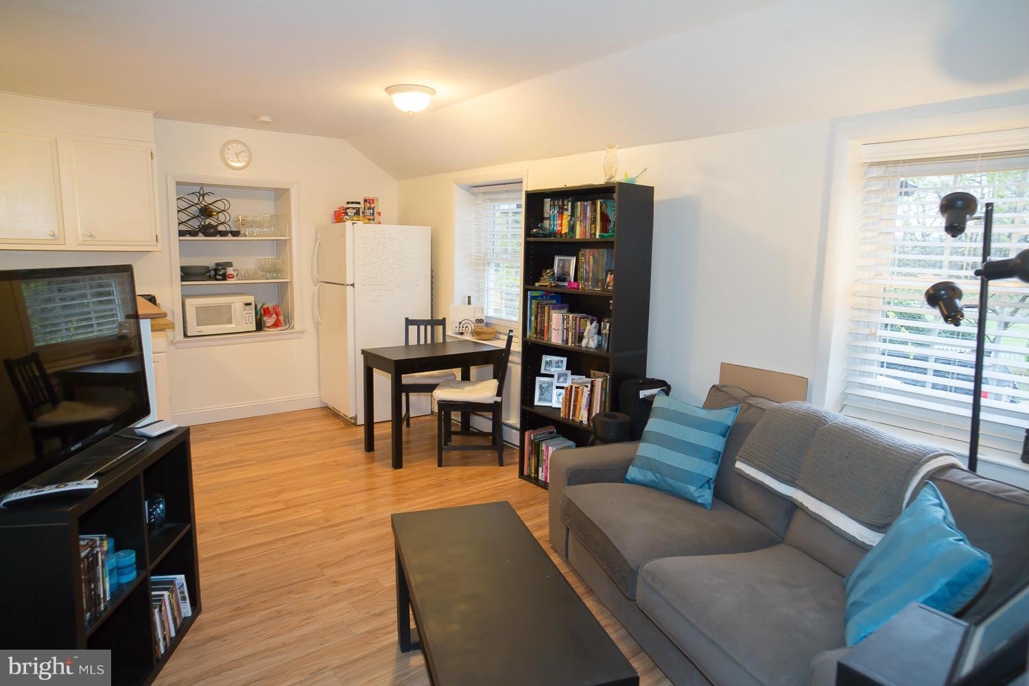 BUZZELLI FAMILY SUBDIVIS - Residential Lease