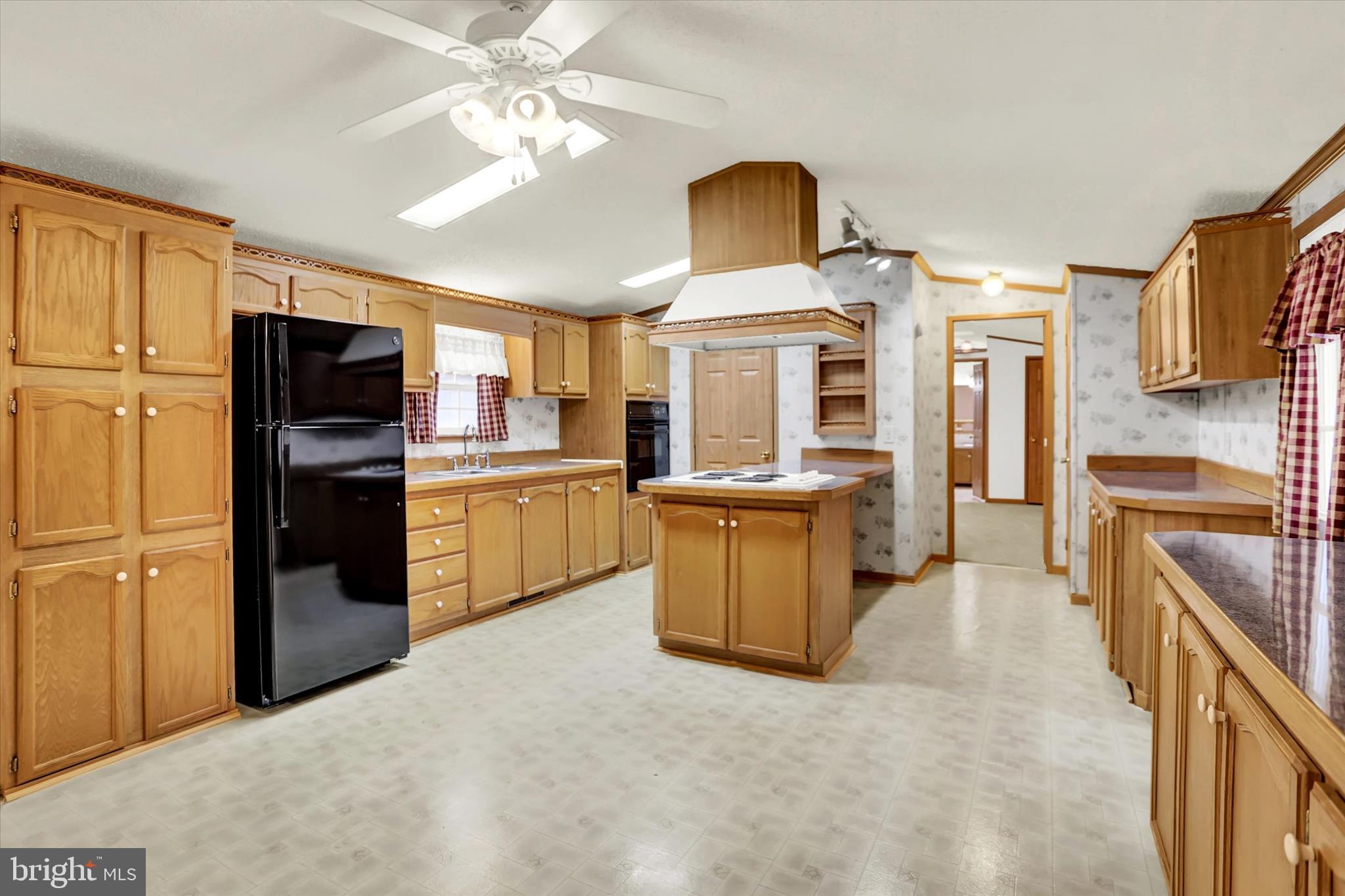 HAMPDEN VILLAGE MHP - Residential