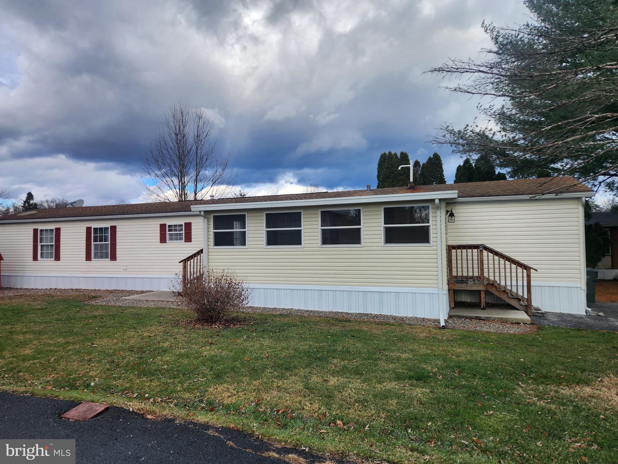 HAMPDEN VILLAGE MHP - Residential