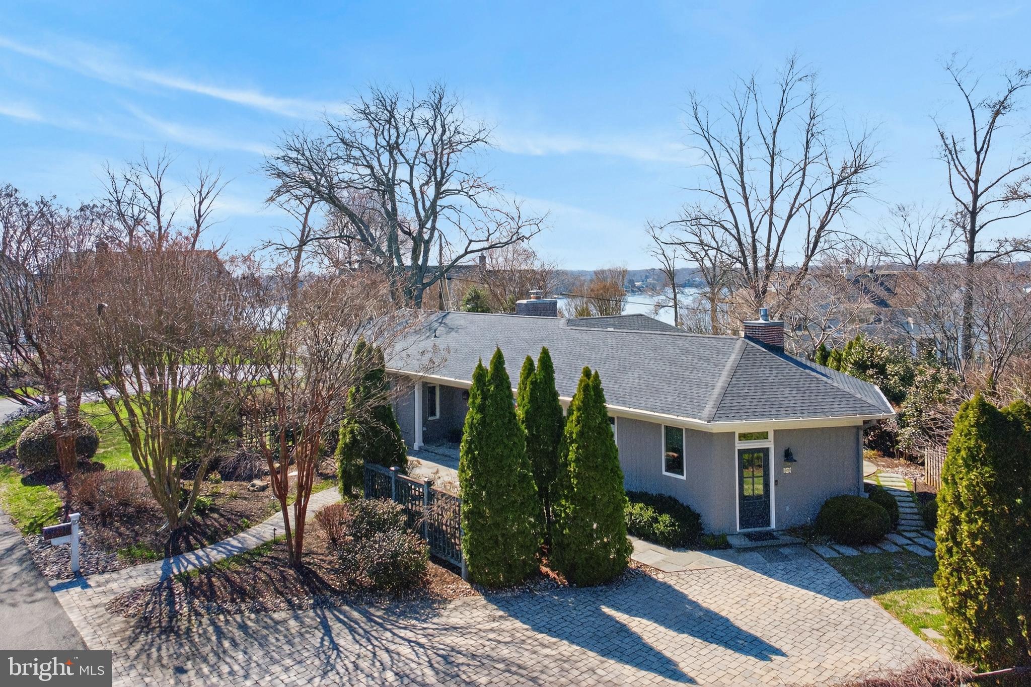 PENDENNIS MOUNT - Residential