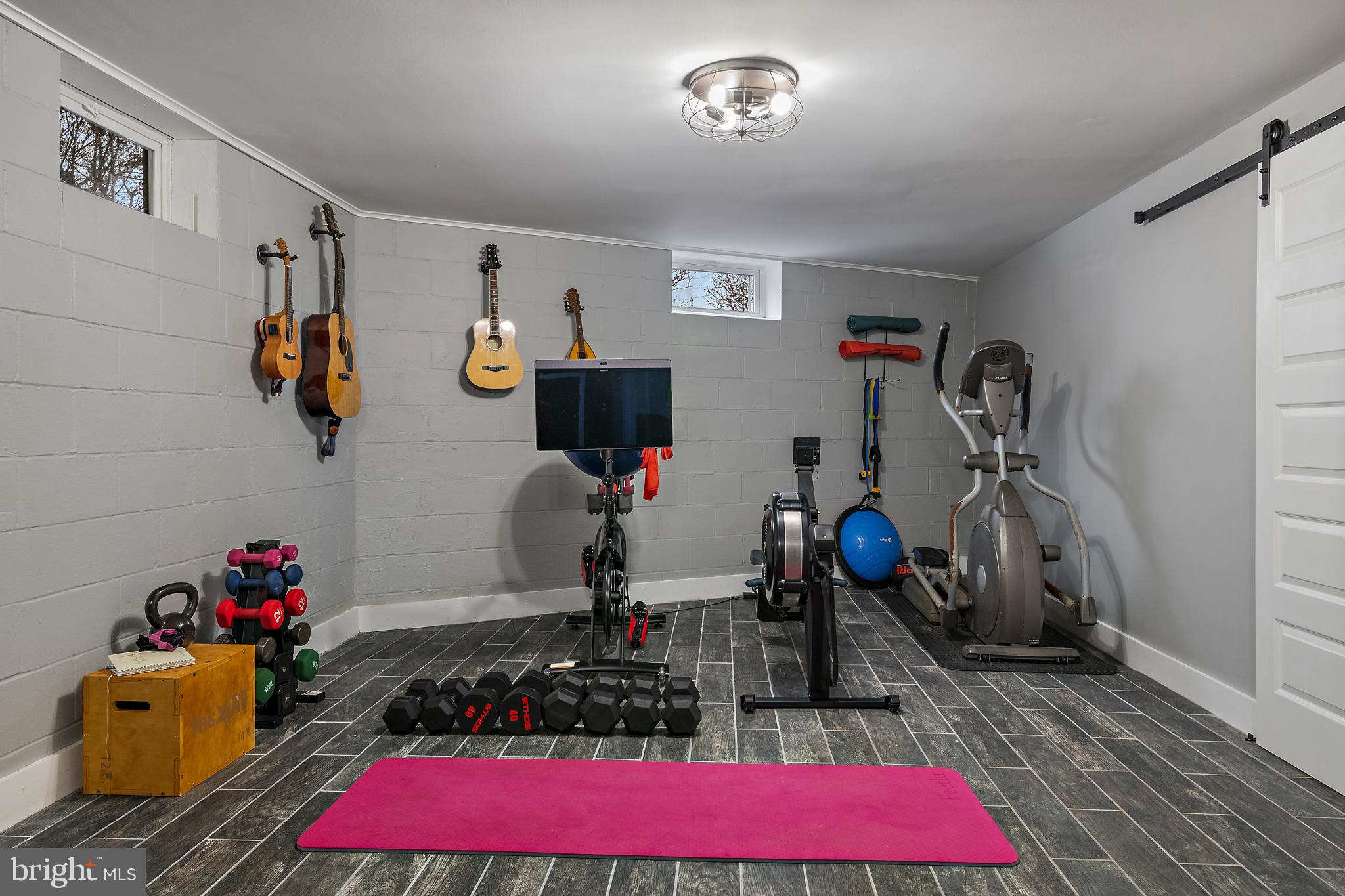 PENDENNIS MOUNT - Residential