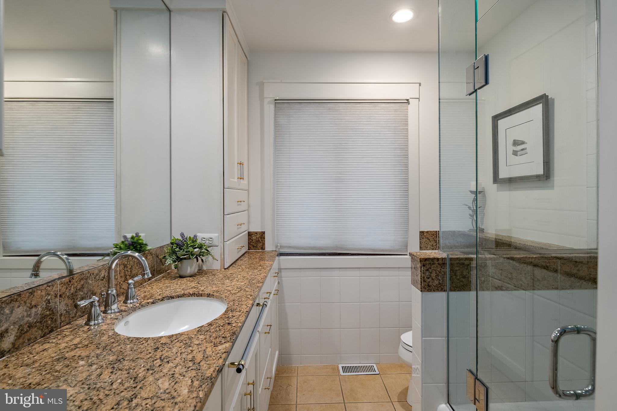 PENDENNIS MOUNT - Residential