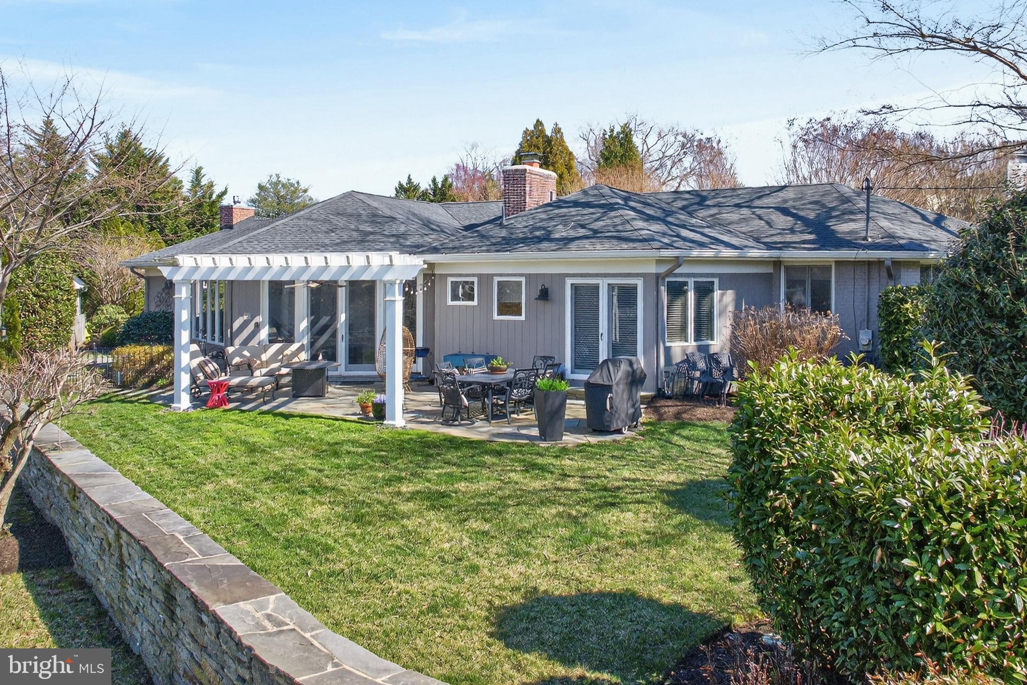 PENDENNIS MOUNT - Residential