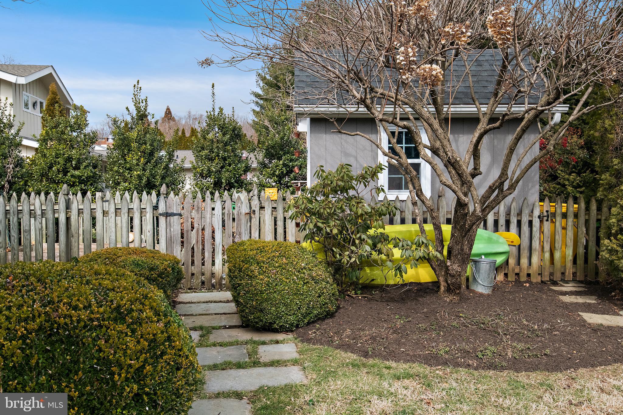 PENDENNIS MOUNT - Residential