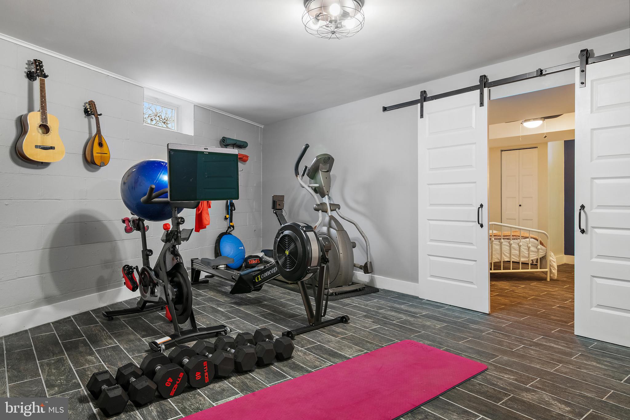 PENDENNIS MOUNT - Residential