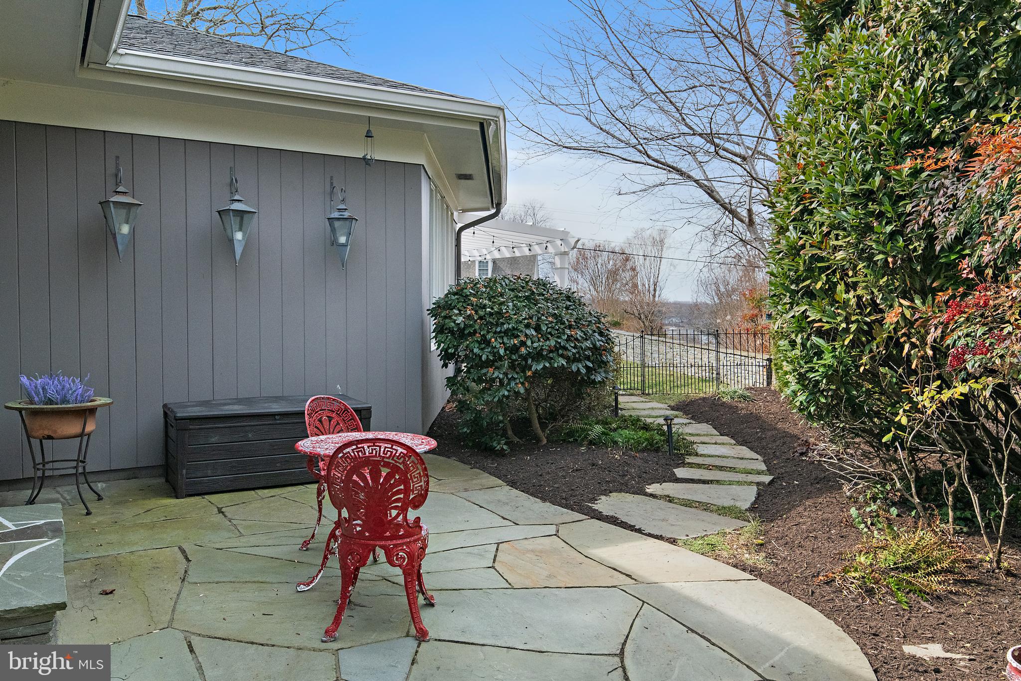 PENDENNIS MOUNT - Residential