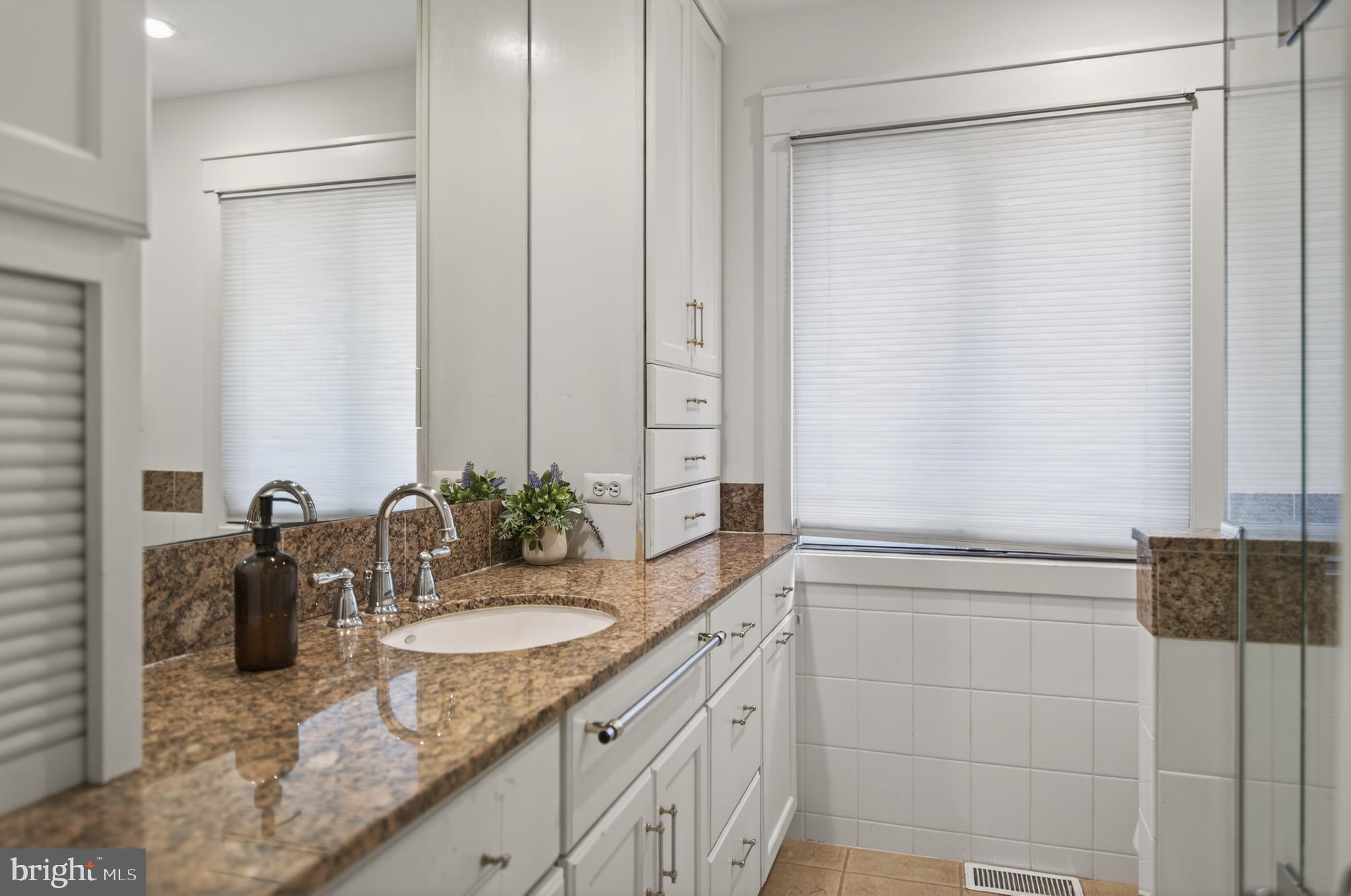 PENDENNIS MOUNT - Residential