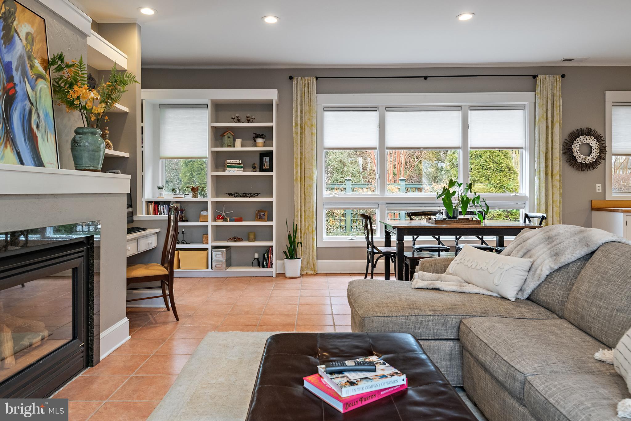 PENDENNIS MOUNT - Residential